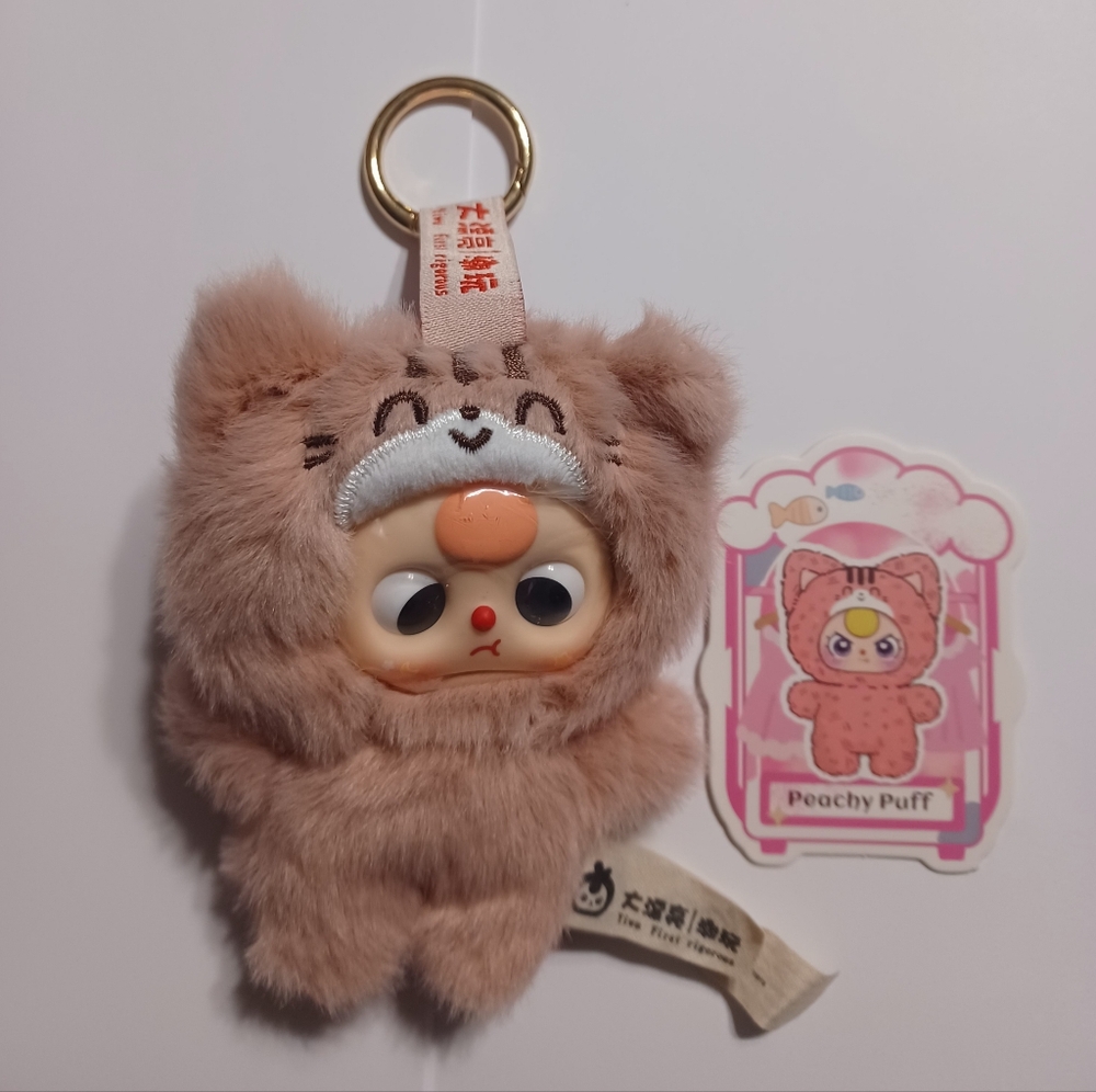 Peachy Puff Petit Cat Baby Three Wardrobe Keychain